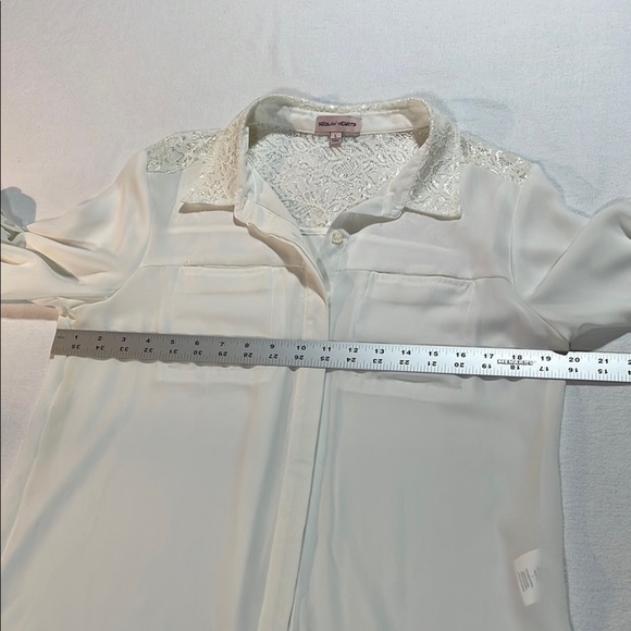 White 3/4 Sleeve Notched Collar Lace Women's Blouse Sequins & Hearts - Picture 13 of 15